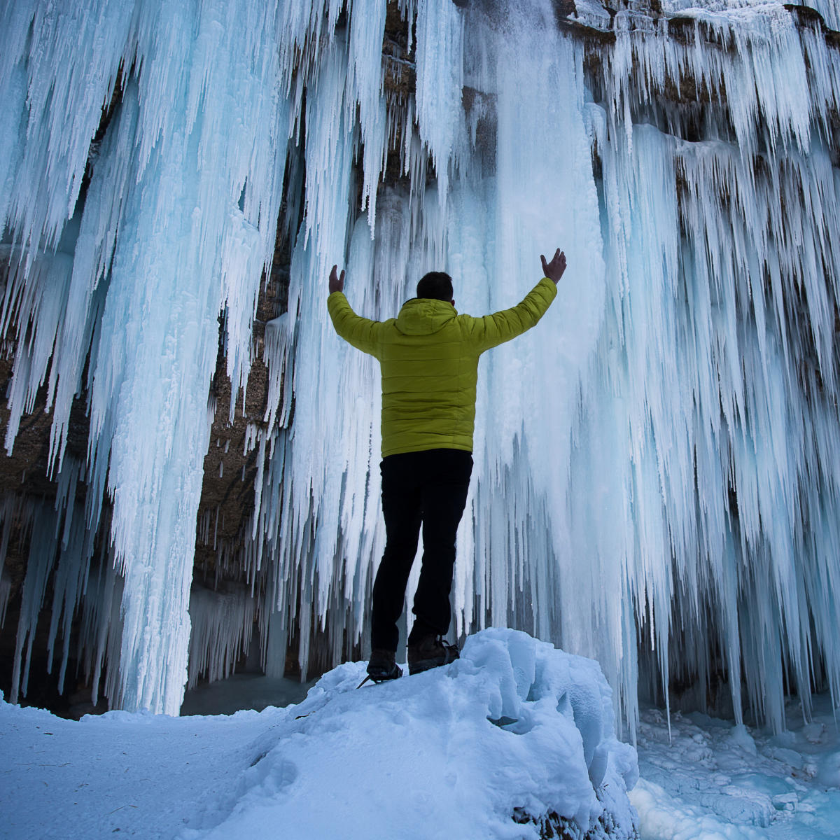 Cascade Creek Canyon Waterfall Hike in Winter