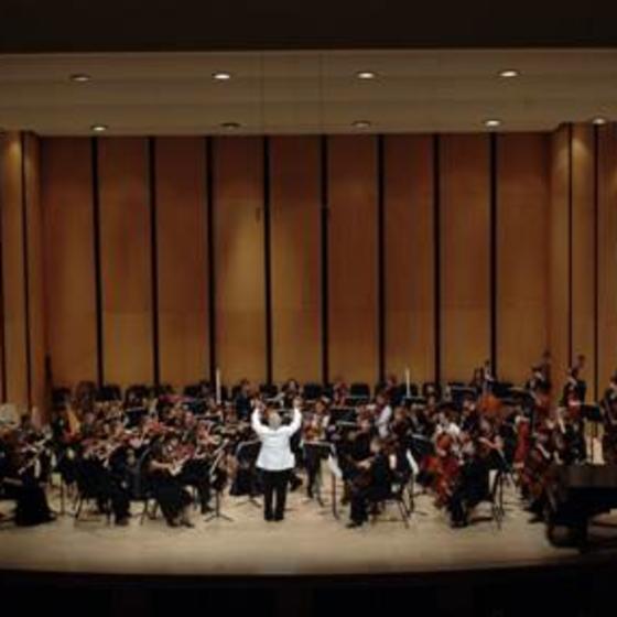 Symphony_on_stage_WEB